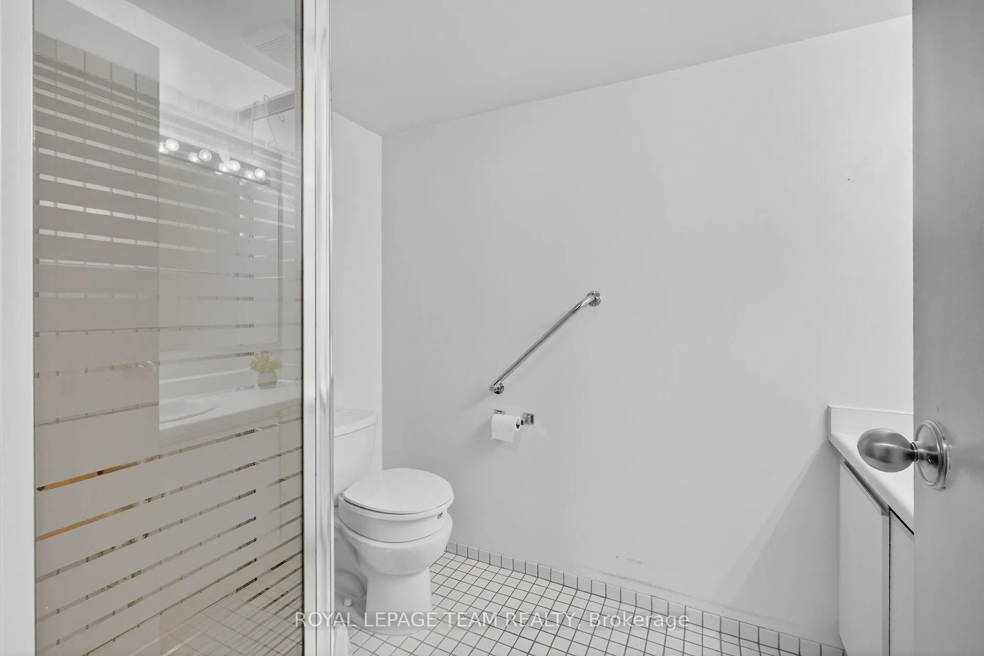 Photo 23 of Unit 501, 2760 Carousel Crescent, Ottawa, Emerald Woods/Sawmill Creek — HOMEH