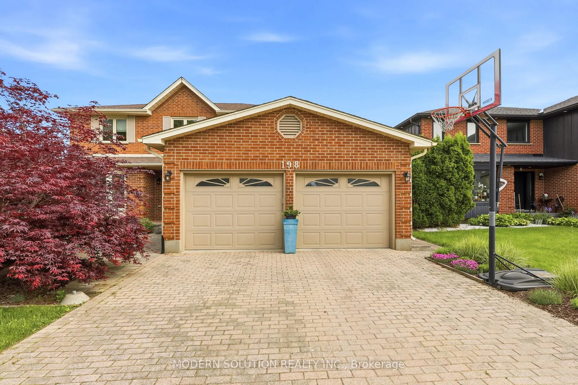 Photo 1 of 198 Pine Valley Drive, London, South N — HOMEH