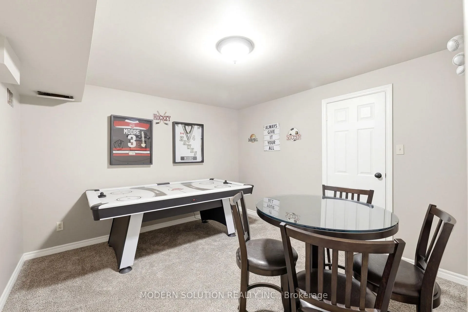 Photo 34 of 198 Pine Valley Drive, London, South N — HOMEH