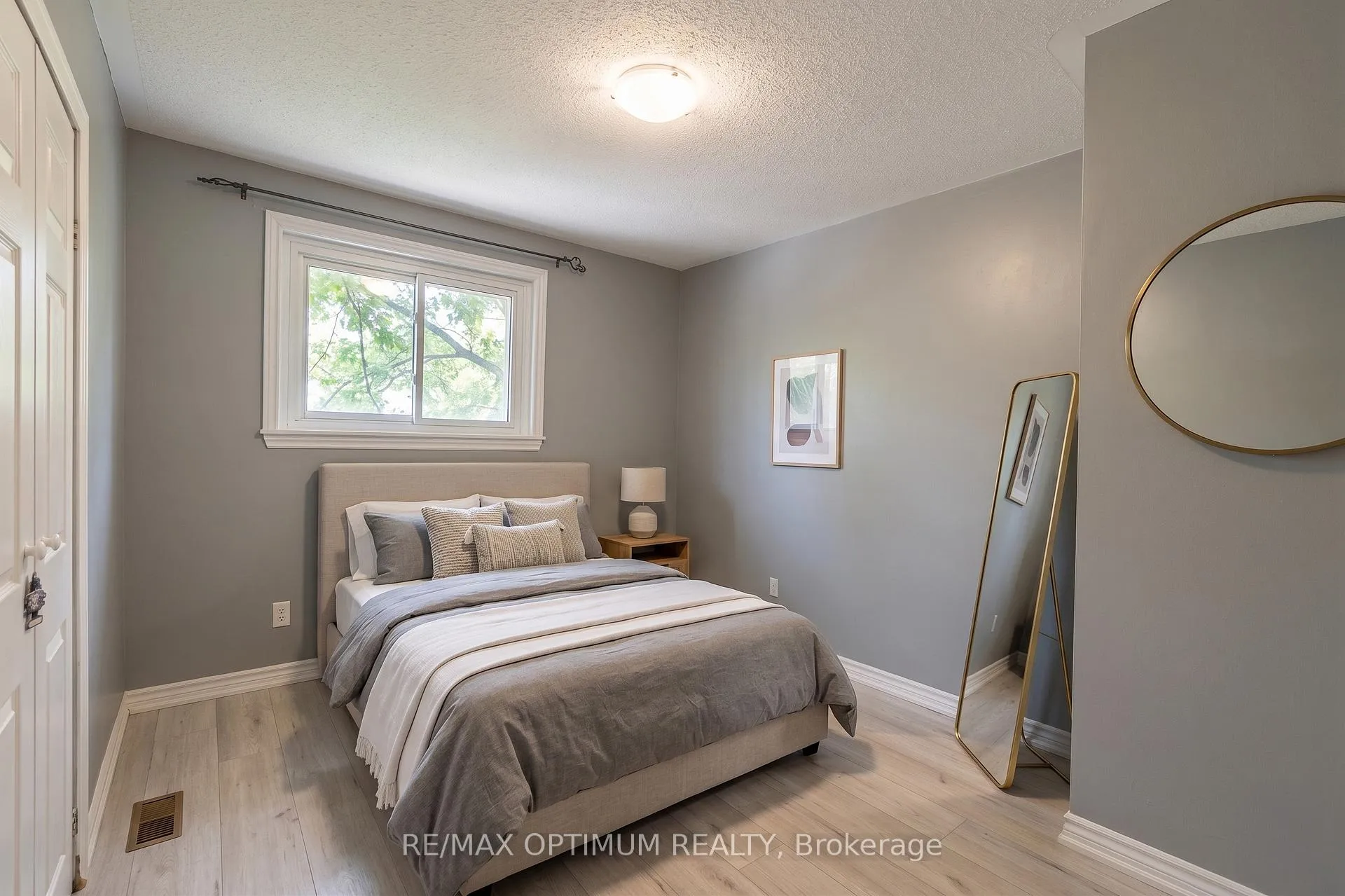Photo 9 of 3 Dunwich Place, Brampton, Southgate — HOMEH