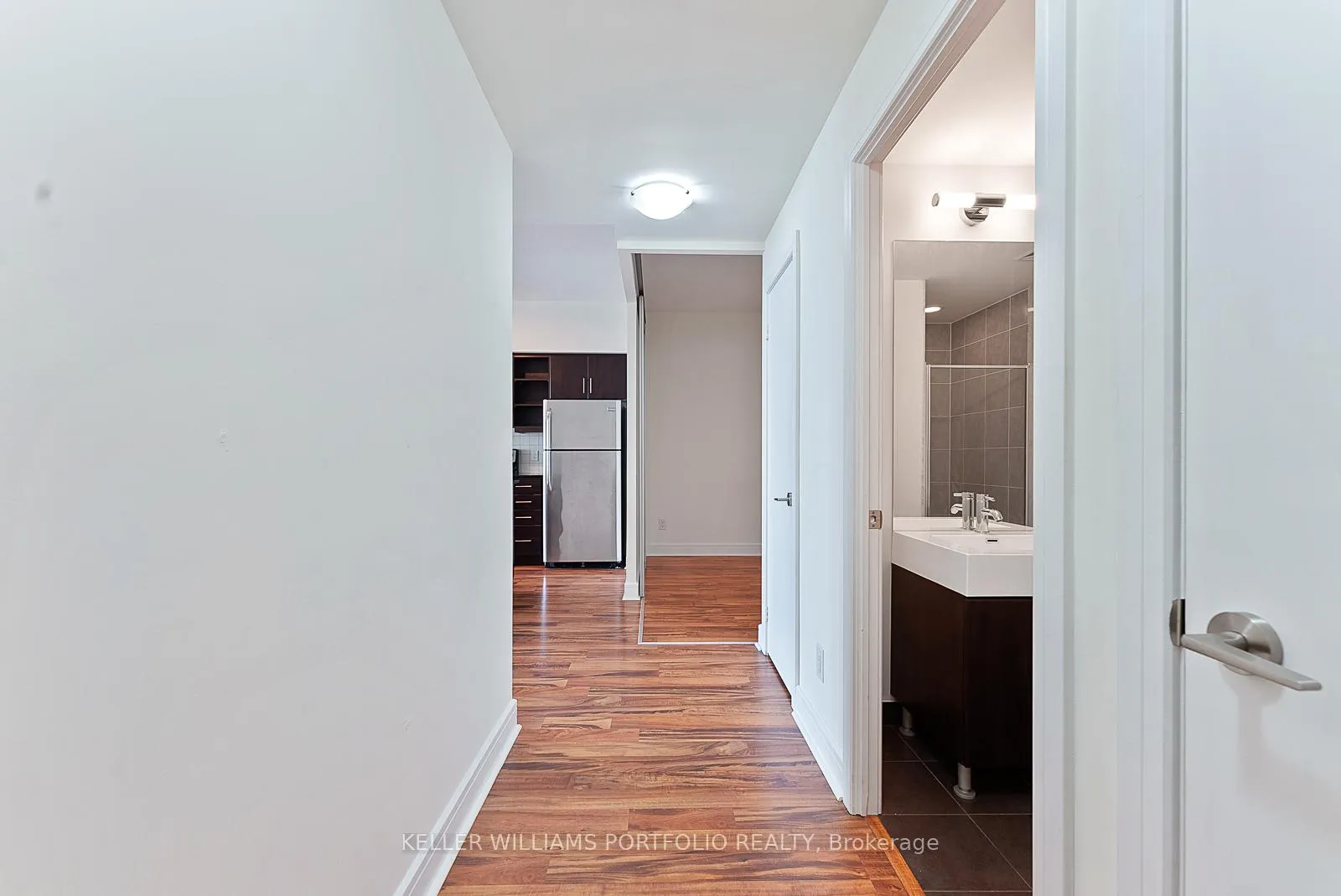 Photo 2 of Unit 910, 35 Brian Peck Crescent, Toronto, Thorncliffe Park — HOMEH