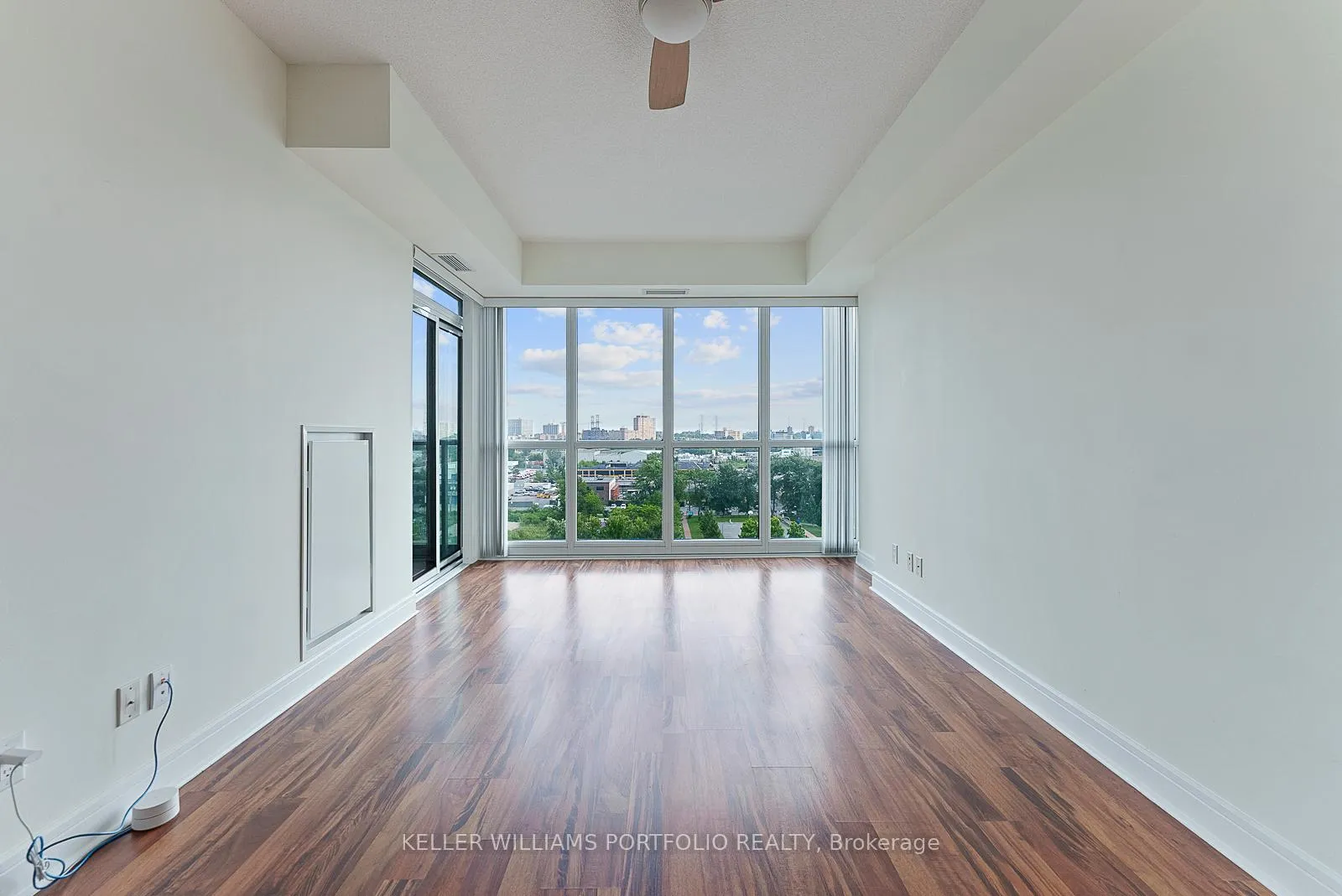 Photo 11 of Unit 910, 35 Brian Peck Crescent, Toronto, Thorncliffe Park — HOMEH