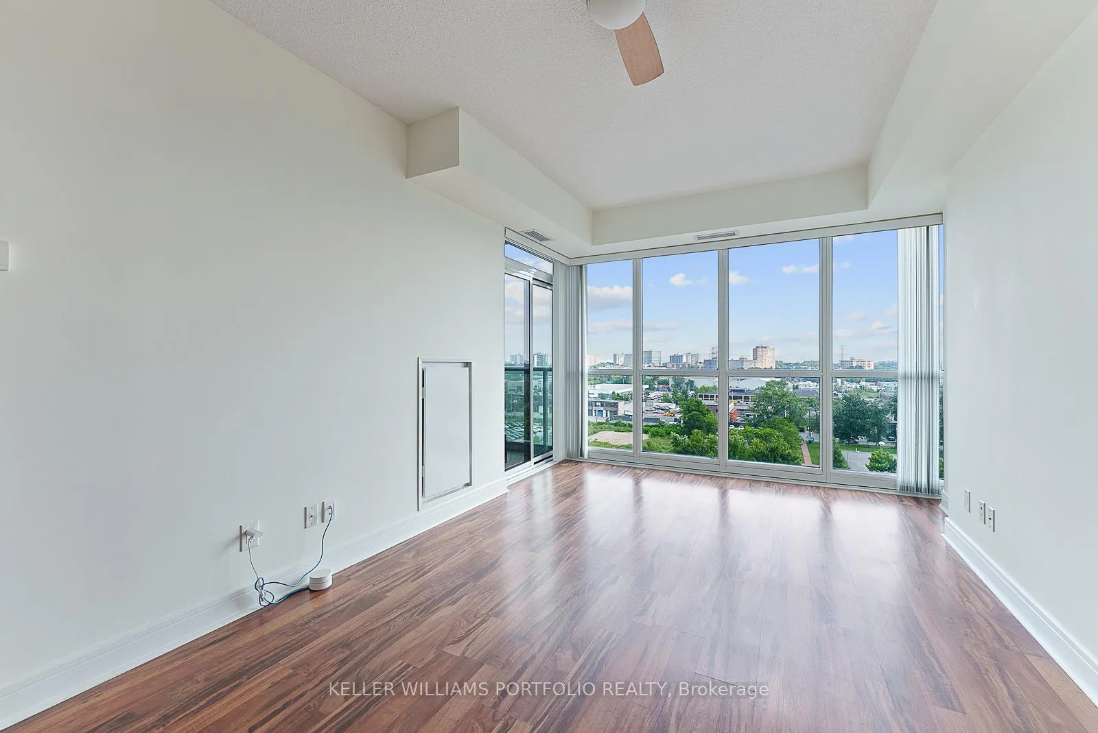 Photo 12 of Unit 910, 35 Brian Peck Crescent, Toronto, Thorncliffe Park — HOMEH