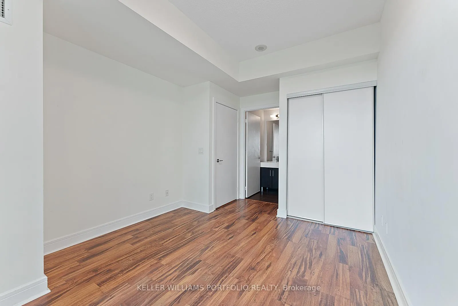 Photo 18 of Unit 910, 35 Brian Peck Crescent, Toronto, Thorncliffe Park — HOMEH