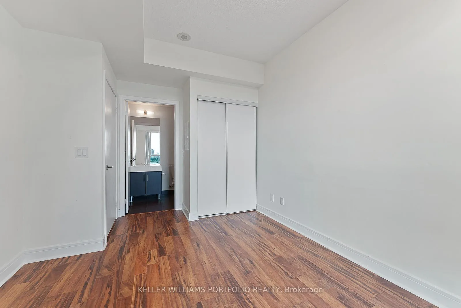 Photo 19 of Unit 910, 35 Brian Peck Crescent, Toronto, Thorncliffe Park — HOMEH
