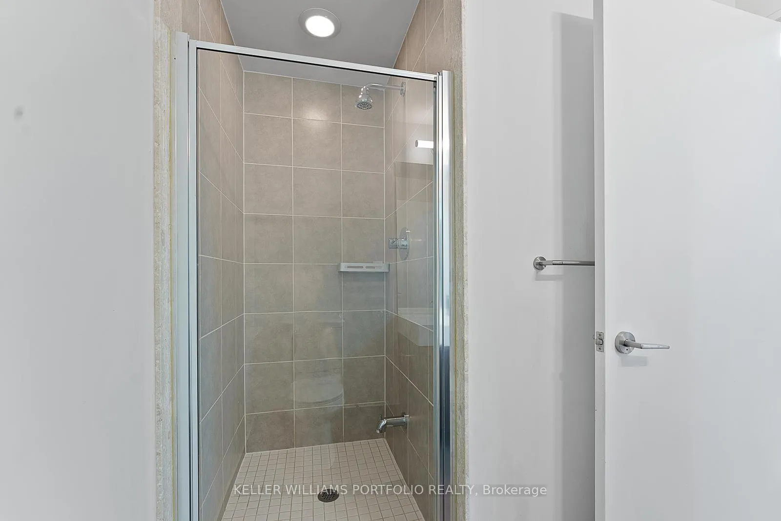 Photo 25 of Unit 910, 35 Brian Peck Crescent, Toronto, Thorncliffe Park — HOMEH