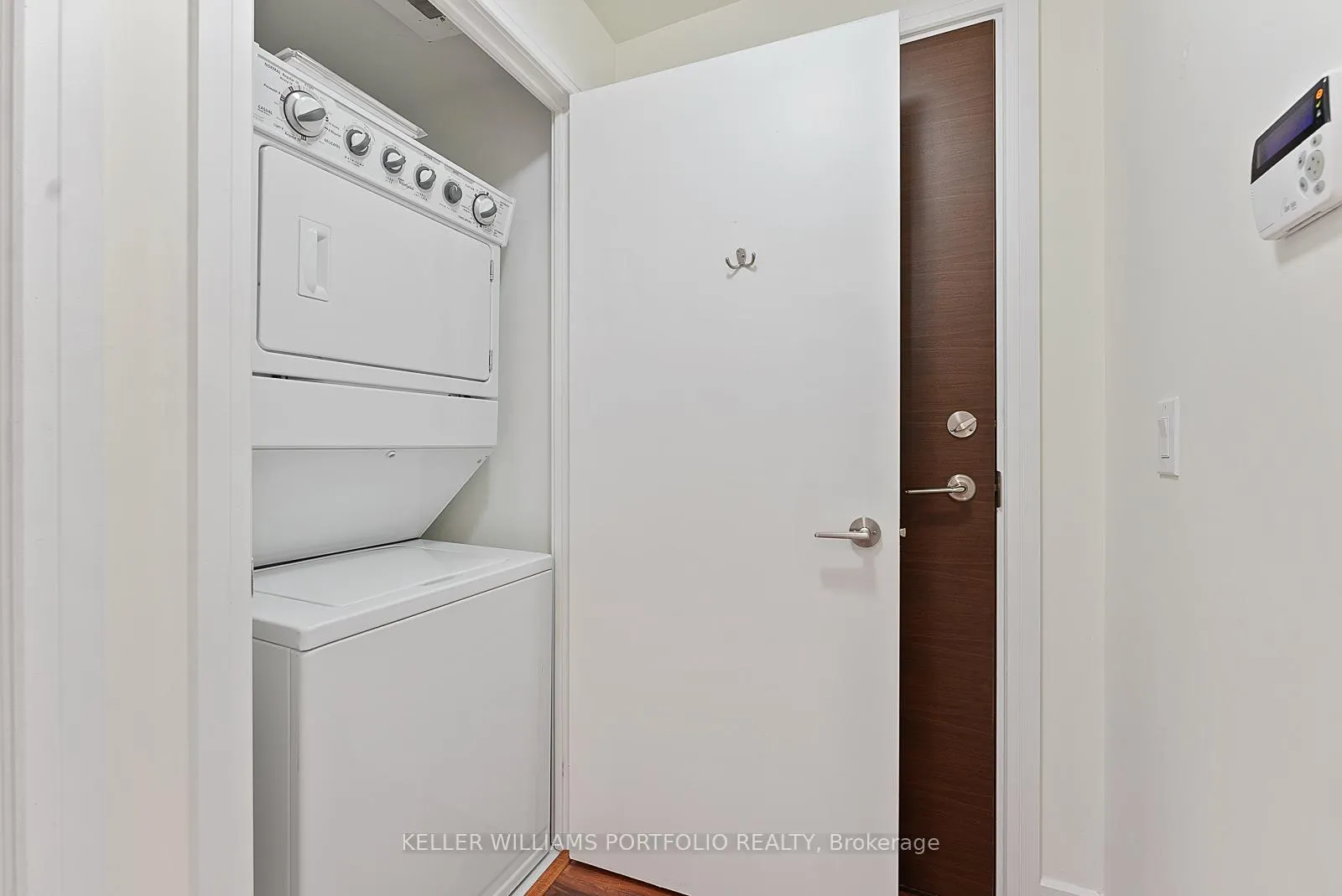 Photo 26 of Unit 910, 35 Brian Peck Crescent, Toronto, Thorncliffe Park — HOMEH