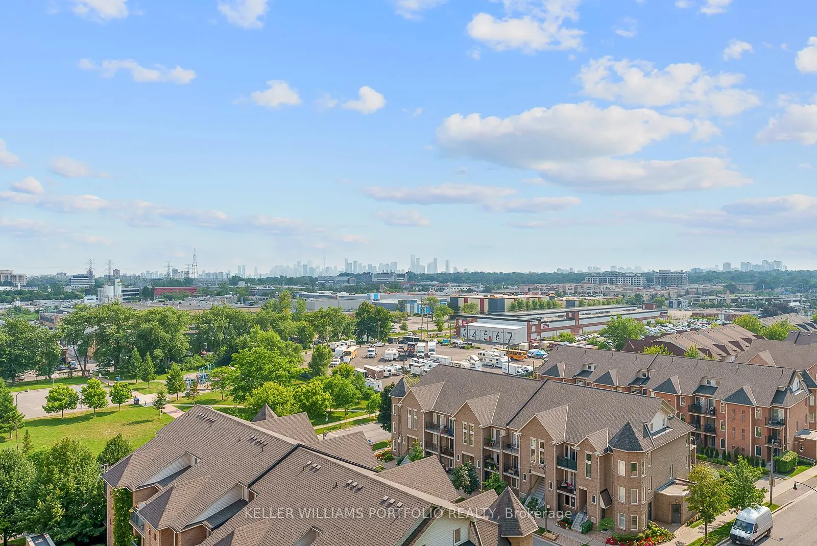 Photo 29 of Unit 910, 35 Brian Peck Crescent, Toronto, Thorncliffe Park — HOMEH