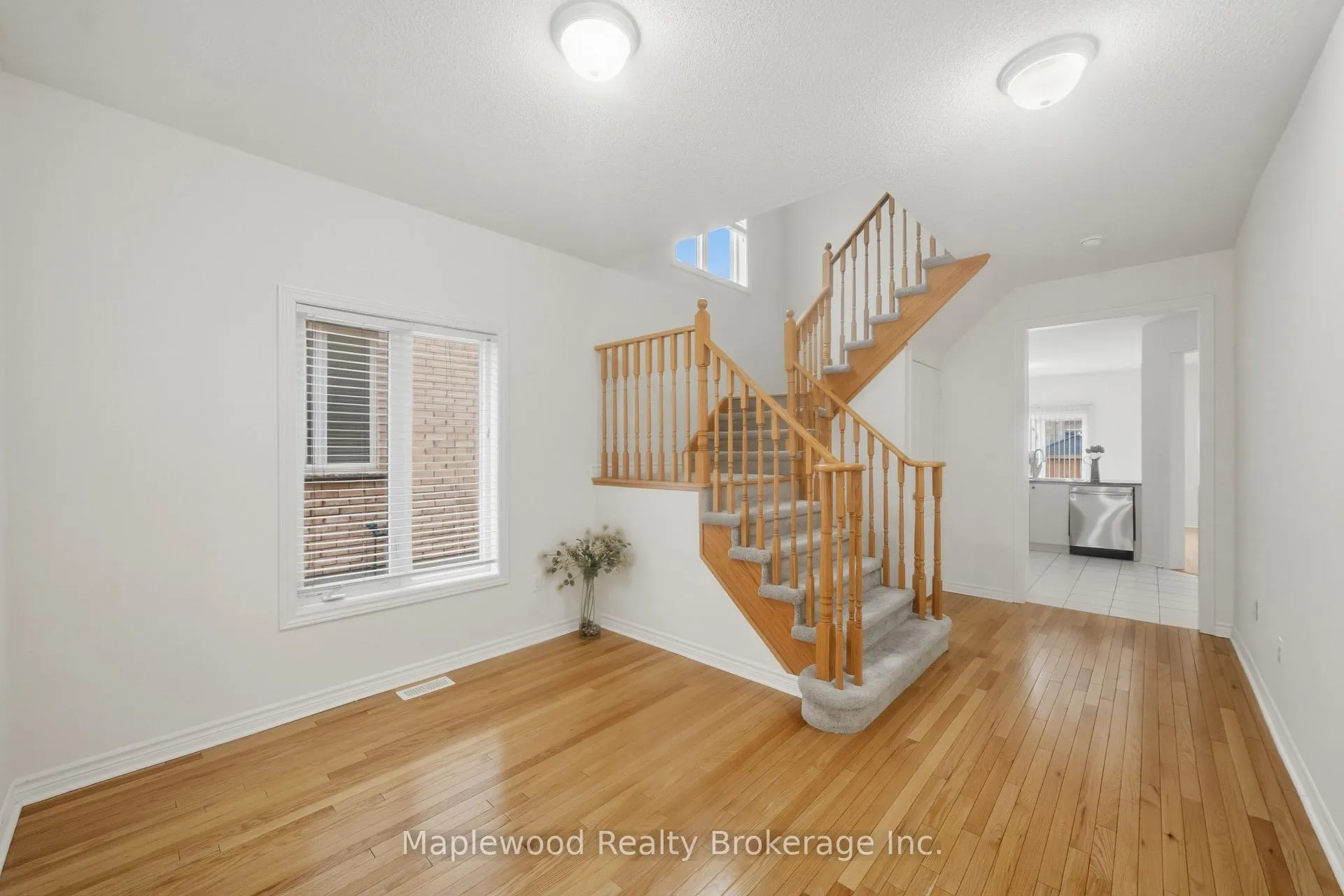 Photo 4 of 1712 Carousel Drive, Pickering, Duffin Heights — HOMEH