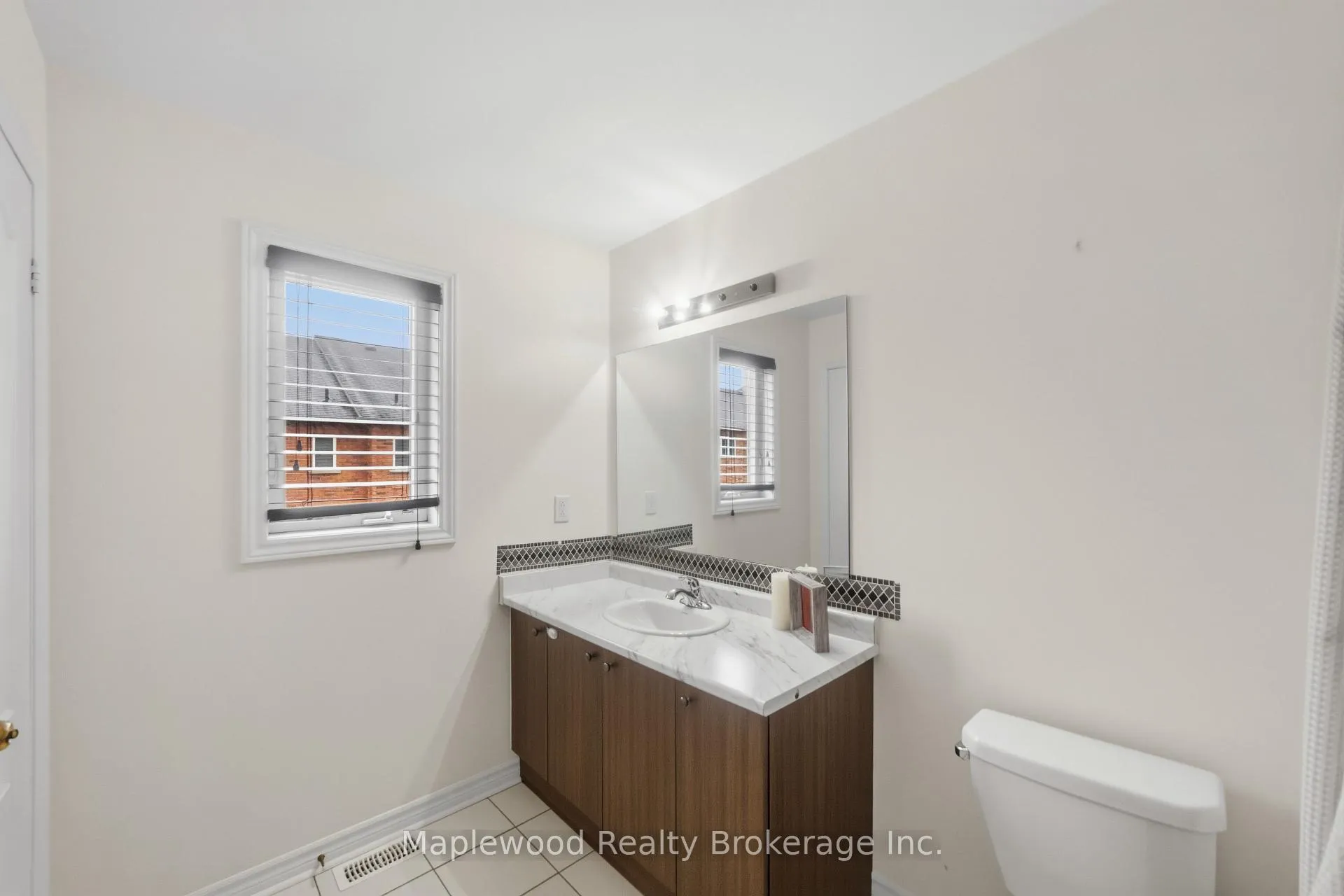 Photo 23 of 1712 Carousel Drive, Pickering, Duffin Heights — HOMEH