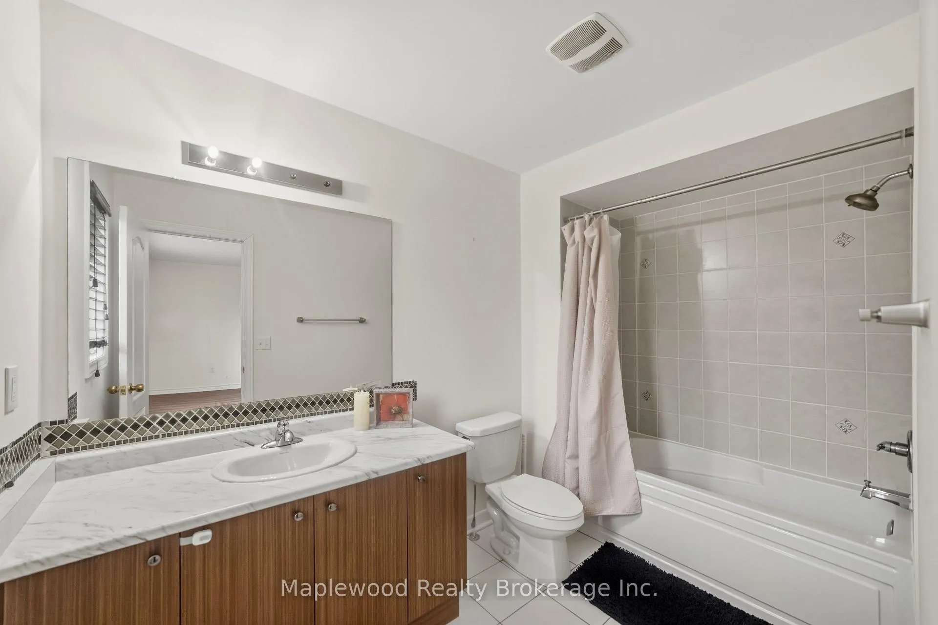 Photo 24 of 1712 Carousel Drive, Pickering, Duffin Heights — HOMEH
