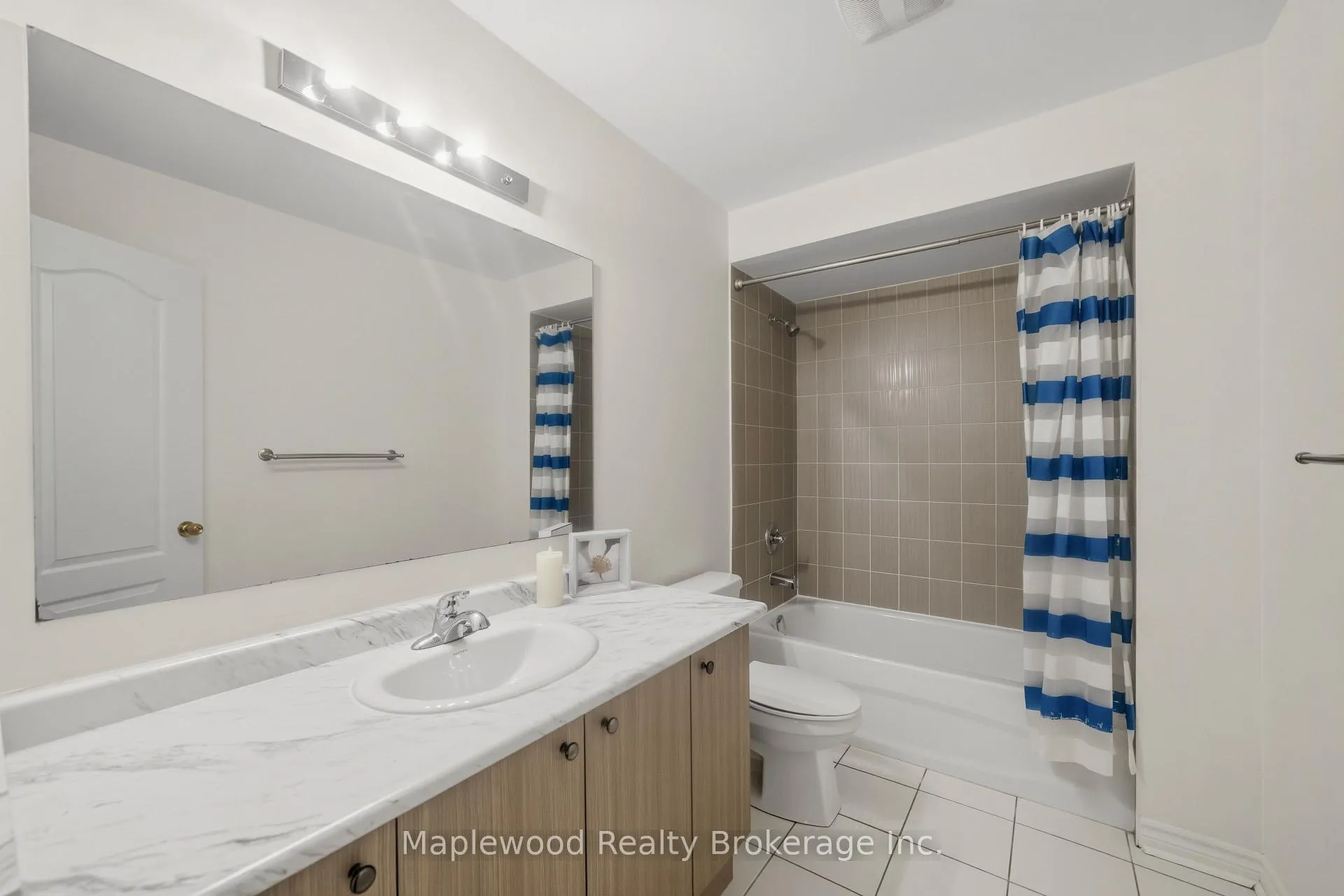 Photo 26 of 1712 Carousel Drive, Pickering, Duffin Heights — HOMEH