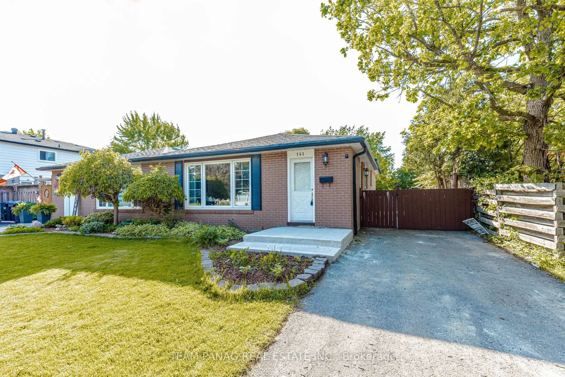 Front of 141 Fallingdale Crescent