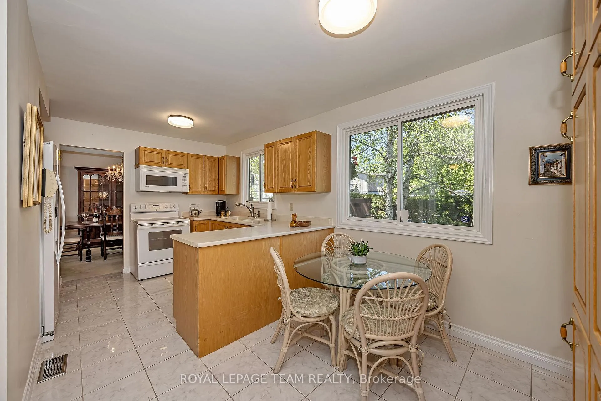 Photo 16 of 60 Horner Drive, Ottawa, Lakeview Park — HOMEH