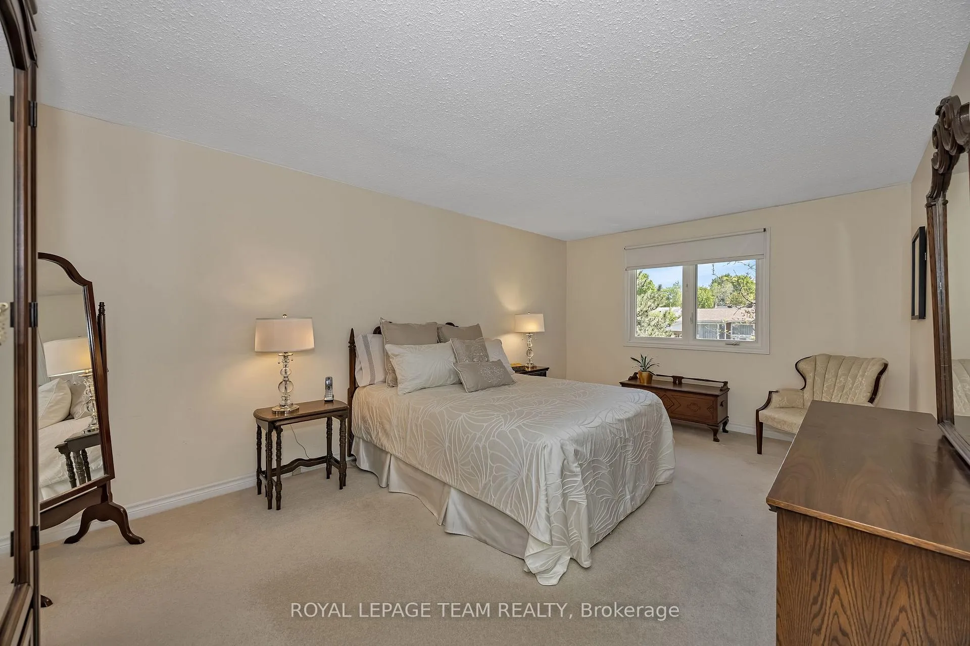 Photo 23 of 60 Horner Drive, Ottawa, Lakeview Park — HOMEH