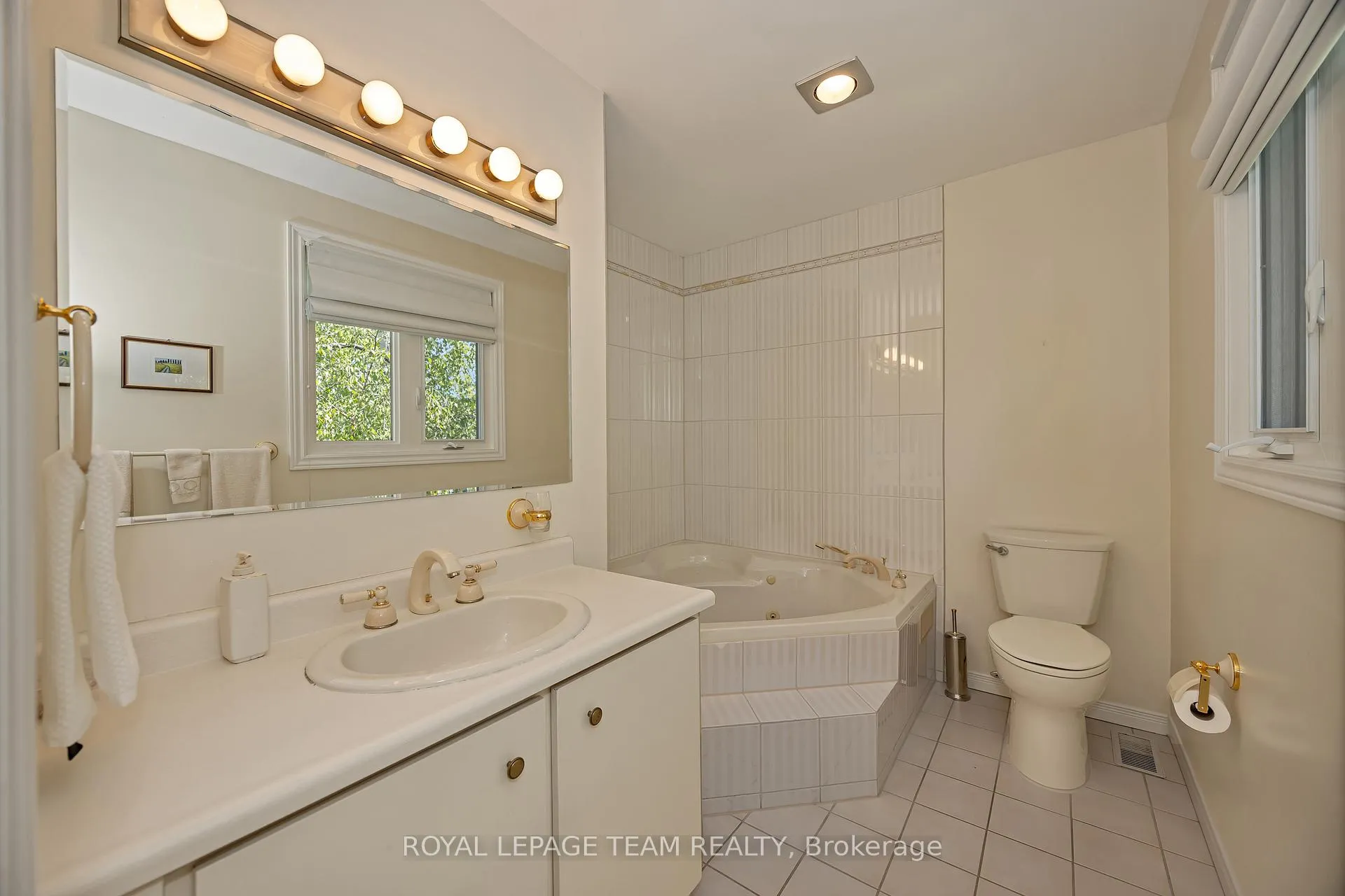 Photo 27 of 60 Horner Drive, Ottawa, Lakeview Park — HOMEH