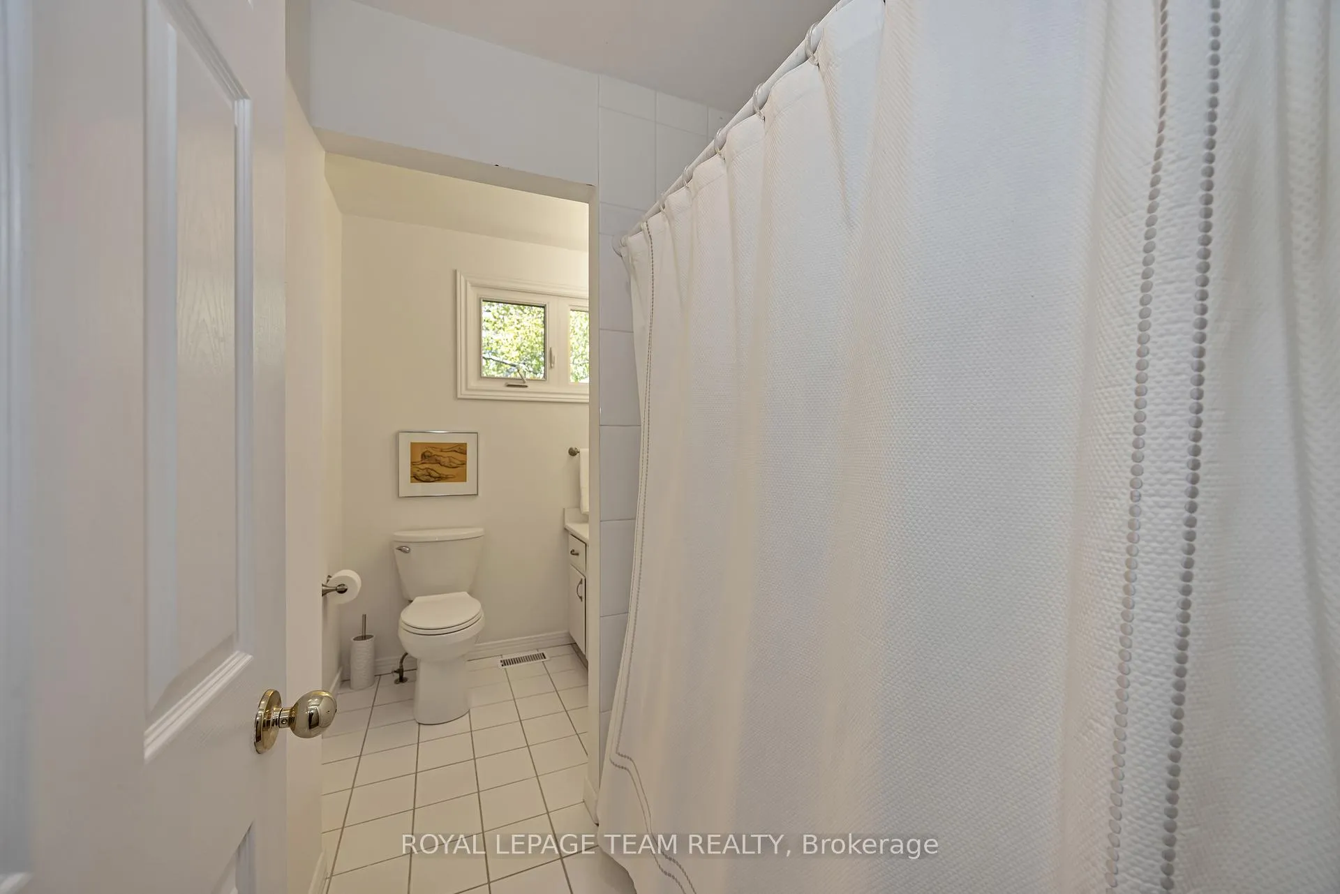 Photo 35 of 60 Horner Drive, Ottawa, Lakeview Park — HOMEH