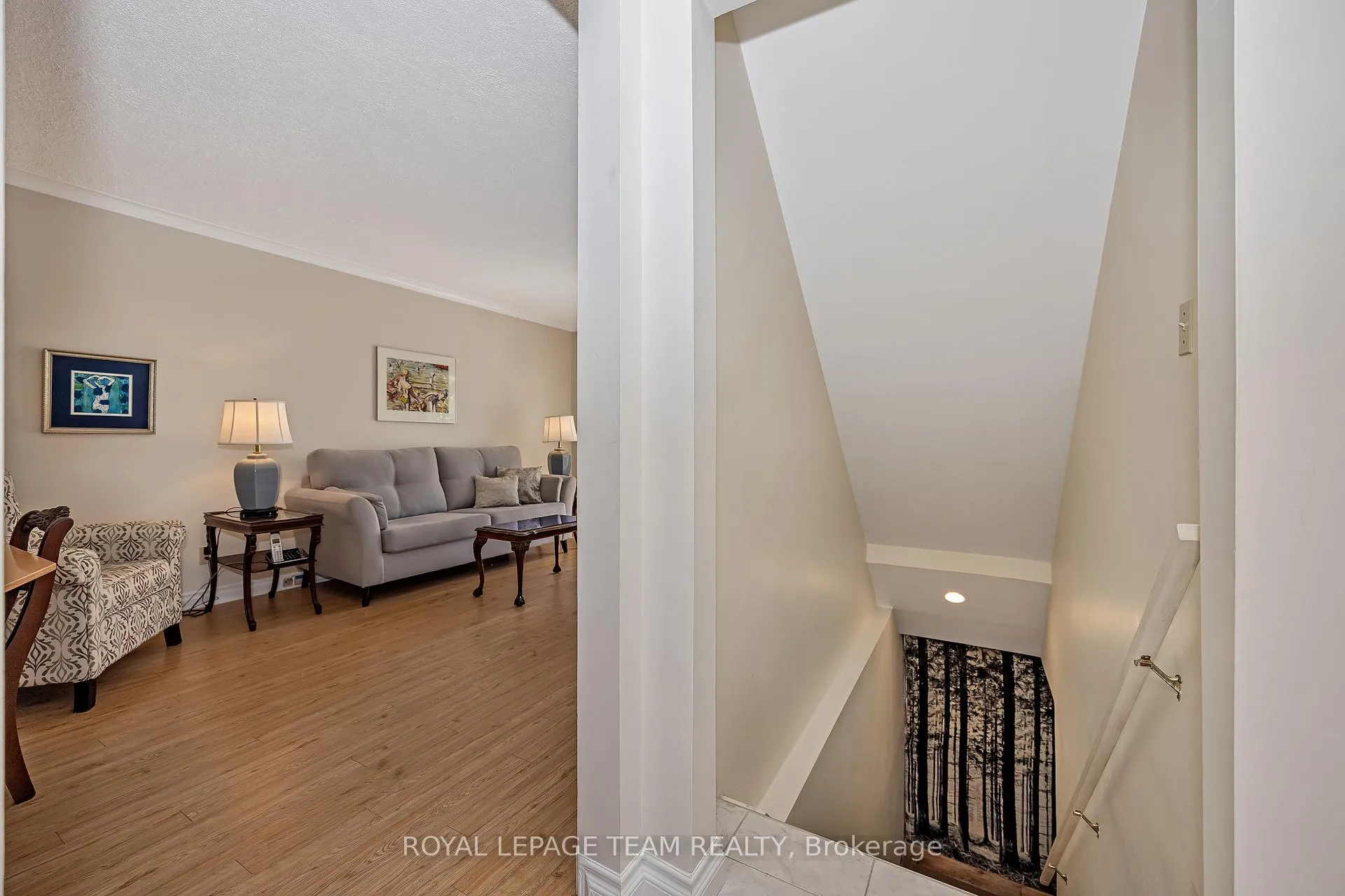 Photo 37 of 60 Horner Drive, Ottawa, Lakeview Park — HOMEH