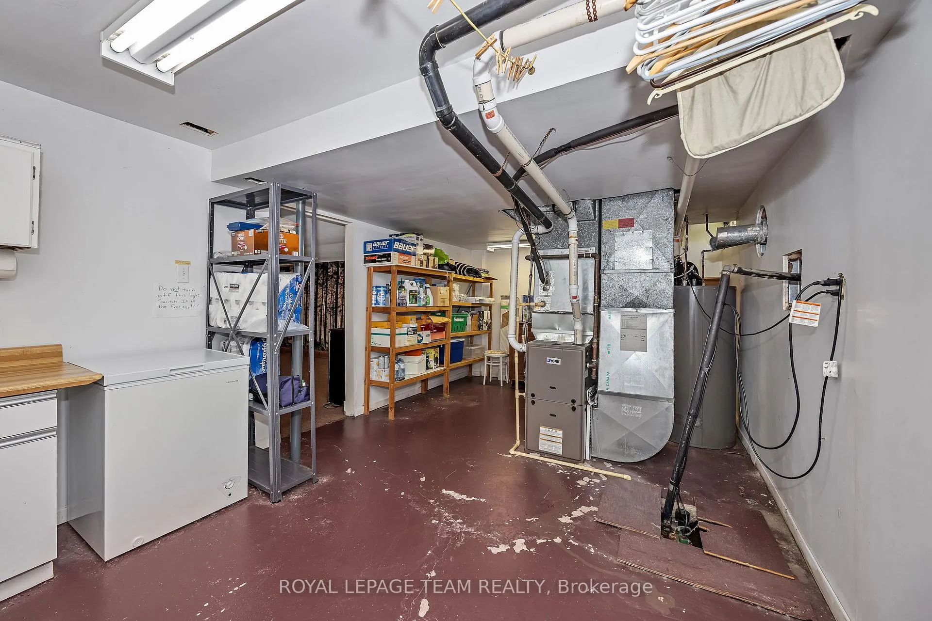 Photo 42 of 60 Horner Drive, Ottawa, Lakeview Park — HOMEH