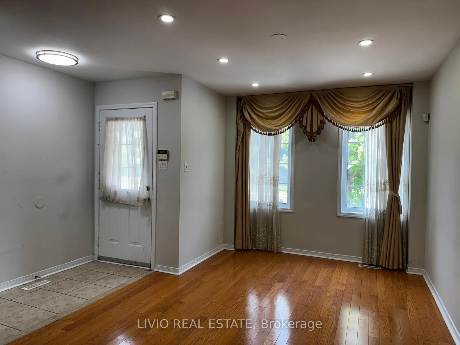 Photo 4 of 11A Seasons Drive, Scarborough, Rouge — HOMEH