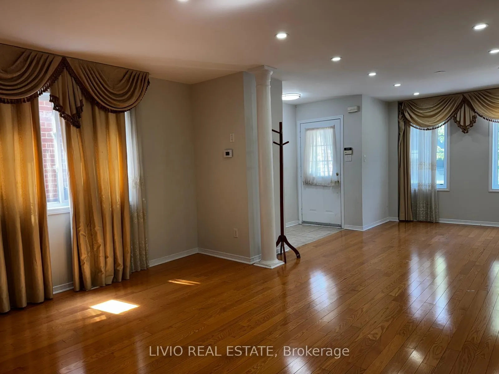 Photo 5 of 11A Seasons Drive, Scarborough, Rouge — HOMEH