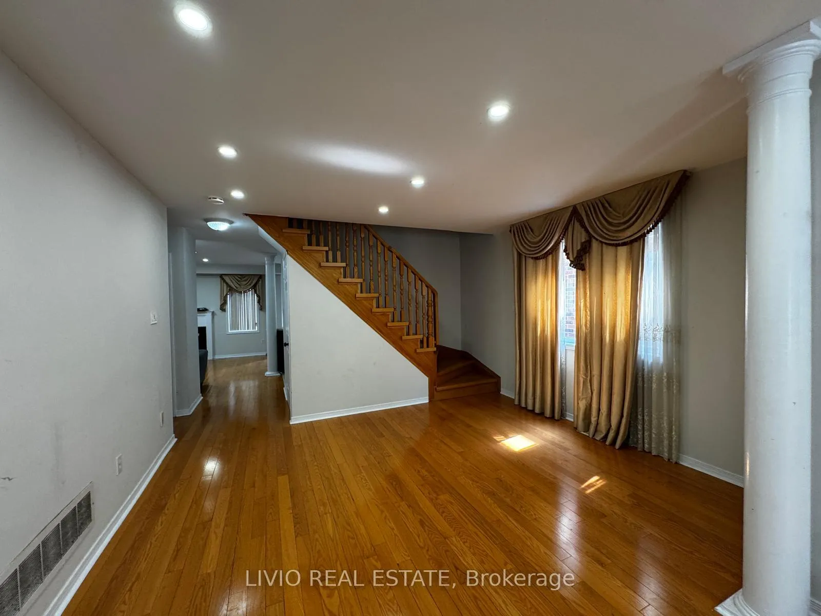 Photo 10 of 11A Seasons Drive, Scarborough, Rouge — HOMEH