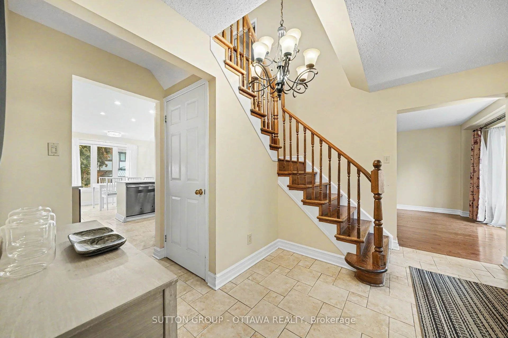 Photo 6 of 57 Constable Street, Ottawa, Barrhaven - Cedargrove/Fraserdale — HOMEH