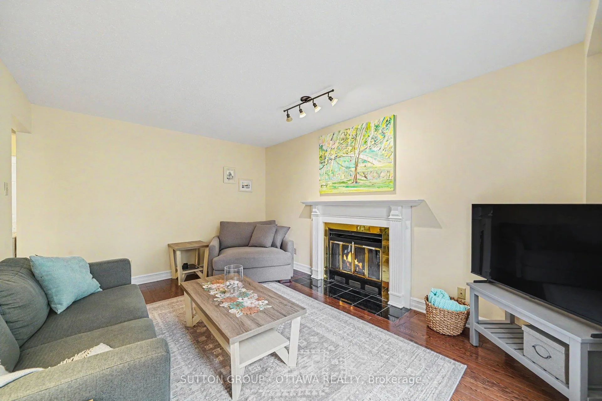 Photo 9 of 57 Constable Street, Ottawa, Barrhaven - Cedargrove/Fraserdale — HOMEH
