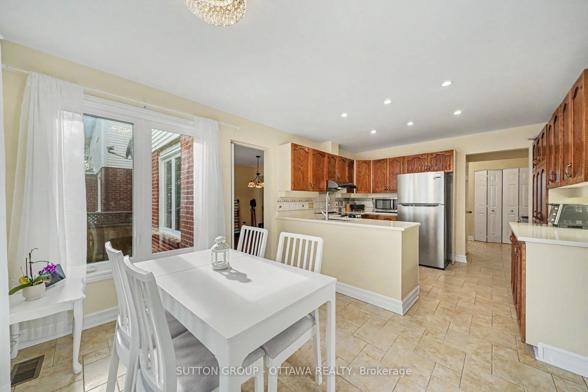 Photo 12 of 57 Constable Street, Ottawa, Barrhaven - Cedargrove/Fraserdale — HOMEH