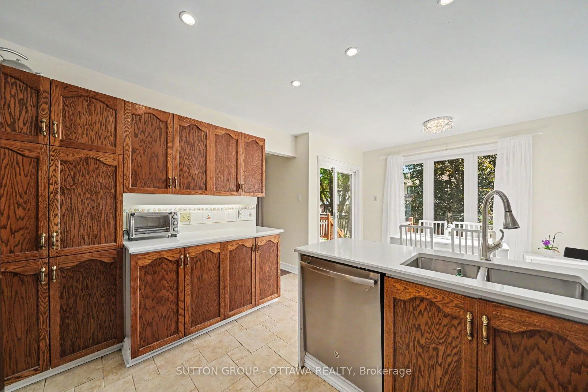 Photo 13 of 57 Constable Street, Ottawa, Barrhaven - Cedargrove/Fraserdale — HOMEH