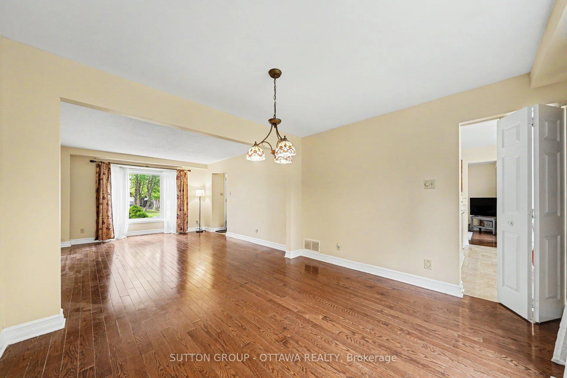 Photo 15 of 57 Constable Street, Ottawa, Barrhaven - Cedargrove/Fraserdale — HOMEH