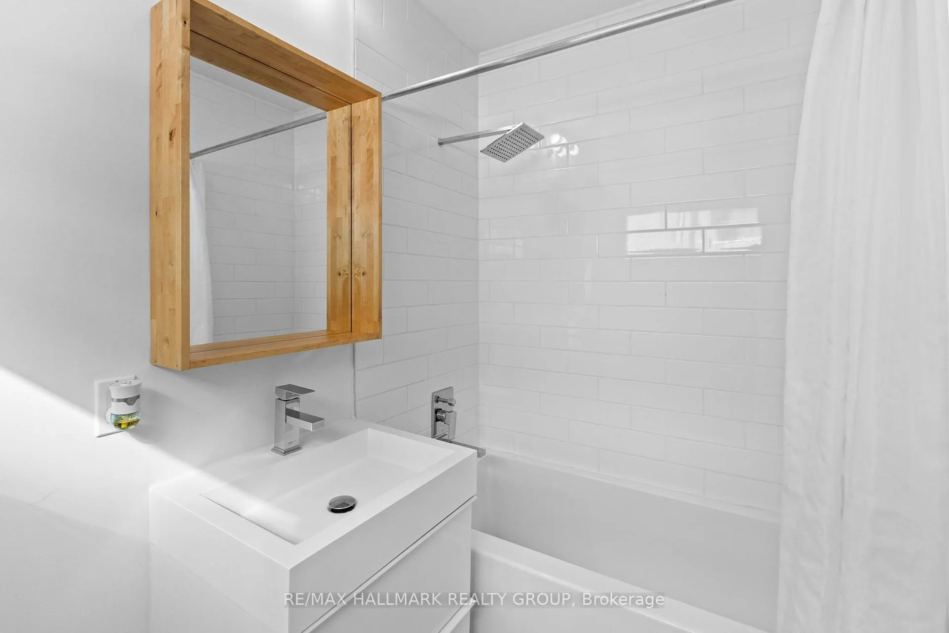 Photo 29 of 330 Winona Avenue, Ottawa, Westboro South — HOMEH