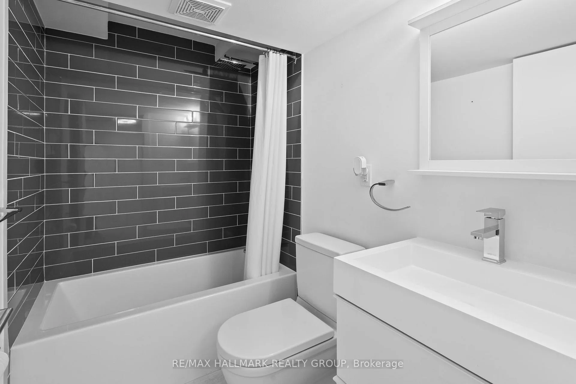 Photo 40 of 330 Winona Avenue, Ottawa, Westboro South — HOMEH