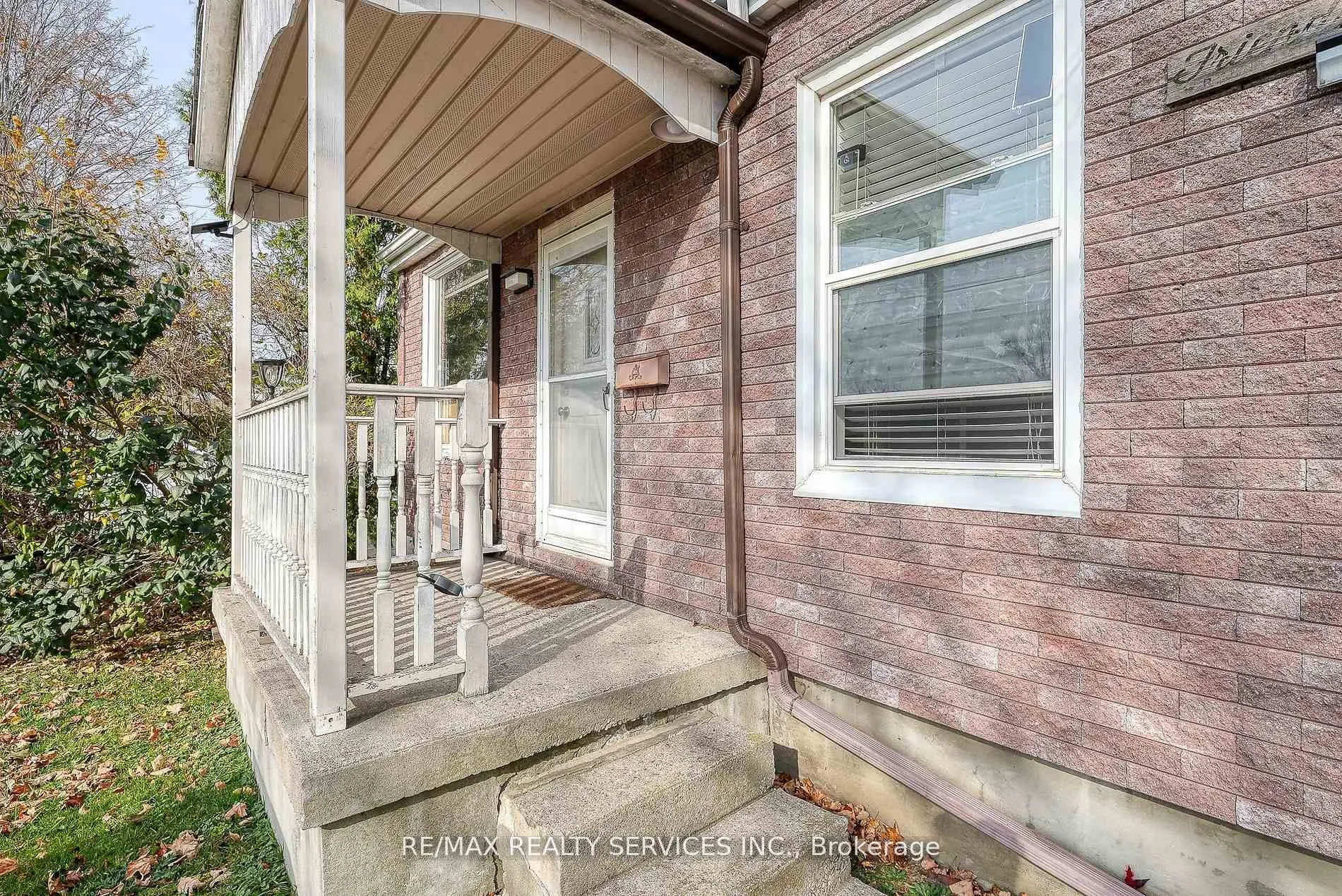 Photo 6 of 24 Norlan Avenue, London, South O — HOMEH