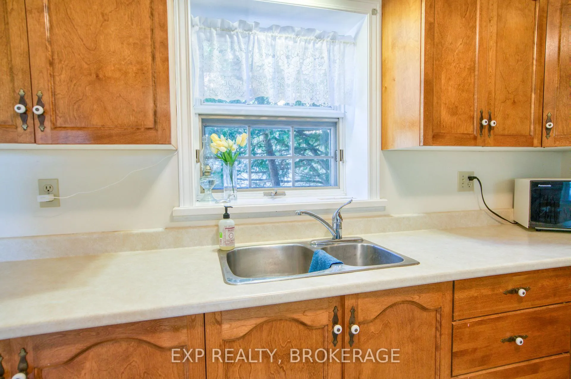 Photo 10 of 2740 Bolingbroke Road, Tay Valley, Bathurst/Burgess & Sherbrooke (South Sherbrooke) Twp — HOMEH