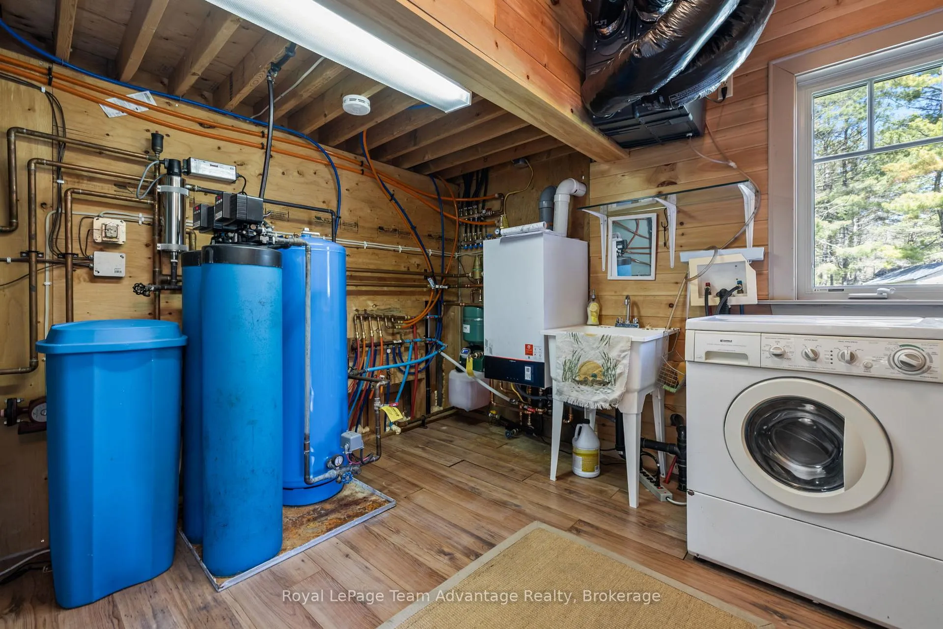 Photo 15 of 121 Rattlebear Drive, The Archipelago, Archipelago North — HOMEH
