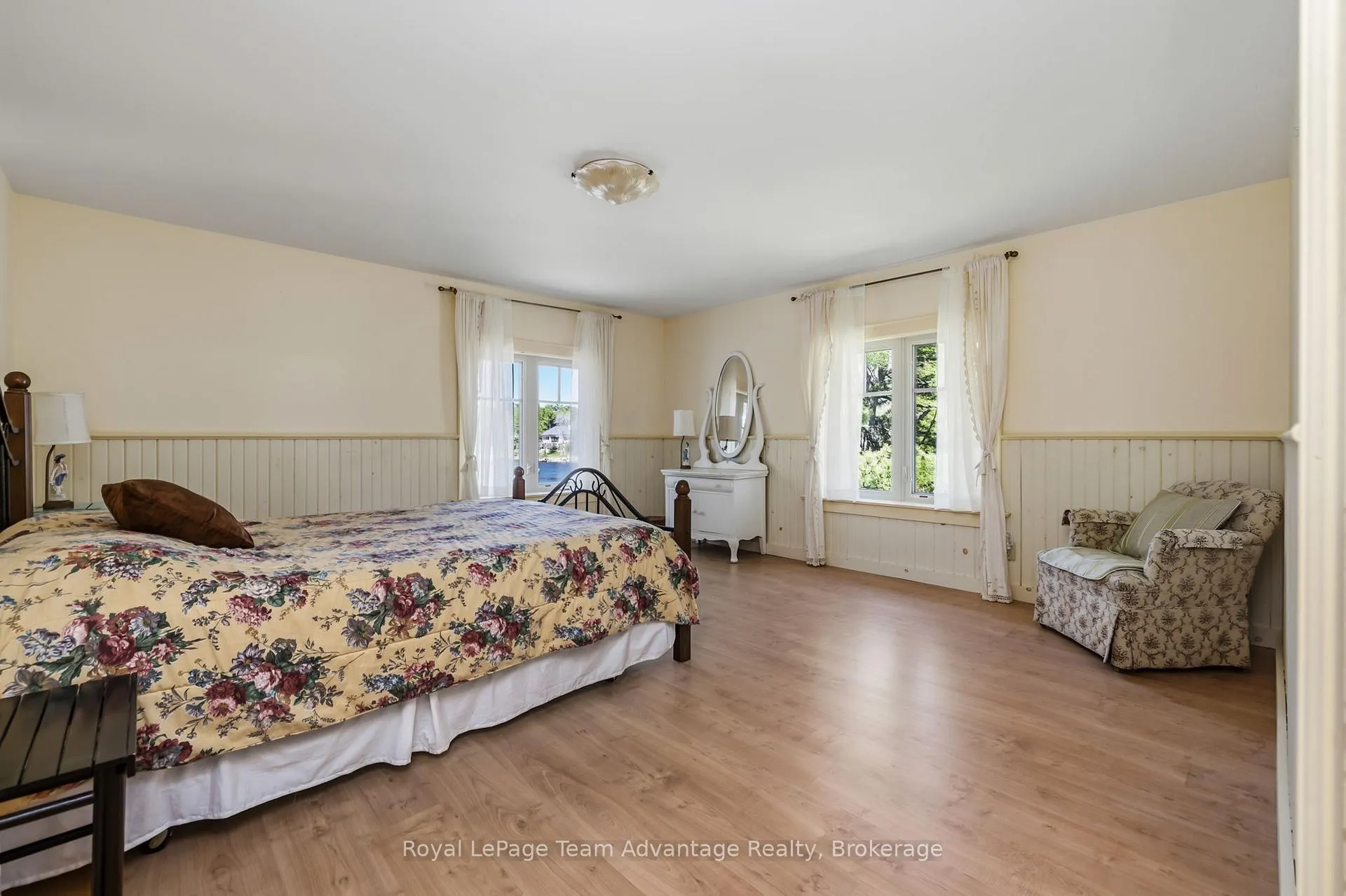 Photo 19 of 121 Rattlebear Drive, The Archipelago, Archipelago North — HOMEH