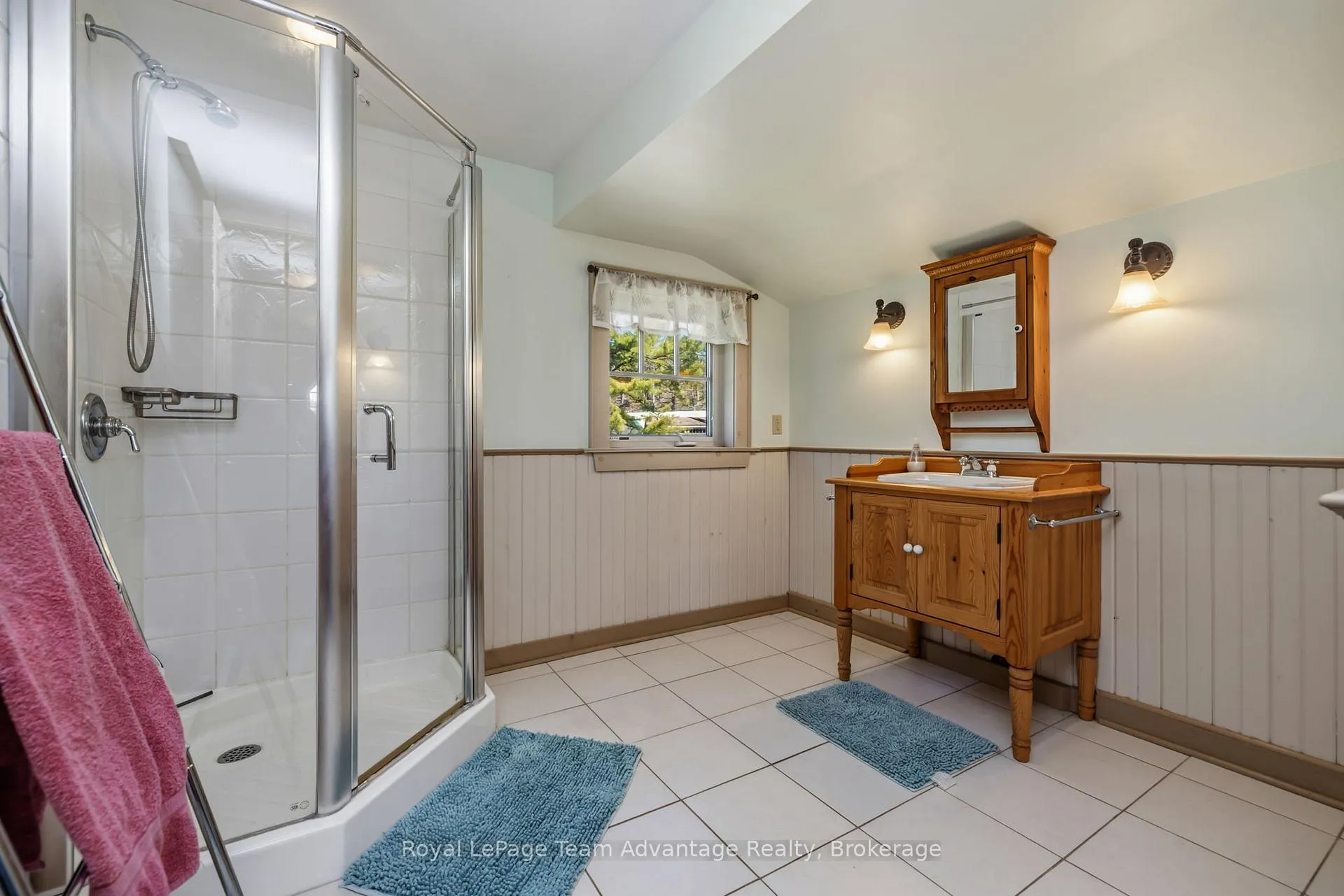 Photo 21 of 121 Rattlebear Drive, The Archipelago, Archipelago North — HOMEH