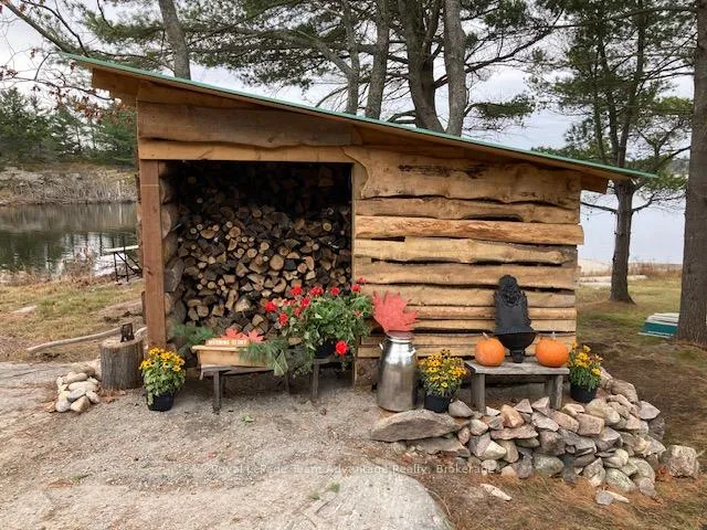 Photo 41 of 121 Rattlebear Drive, The Archipelago, Archipelago North — HOMEH