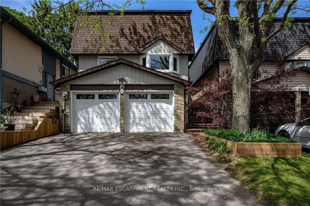 Photo 2 of 42 Bridlewood Drive, Hamilton, Dundas — HOMEH