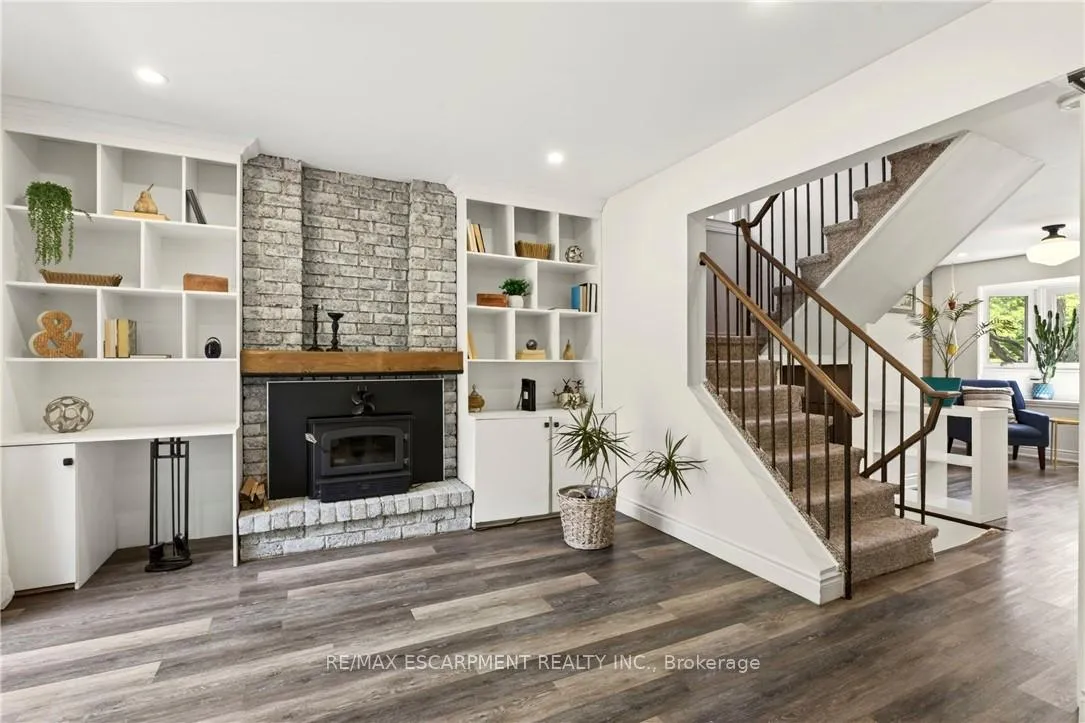 Photo 12 of 42 Bridlewood Drive, Hamilton, Dundas — HOMEH