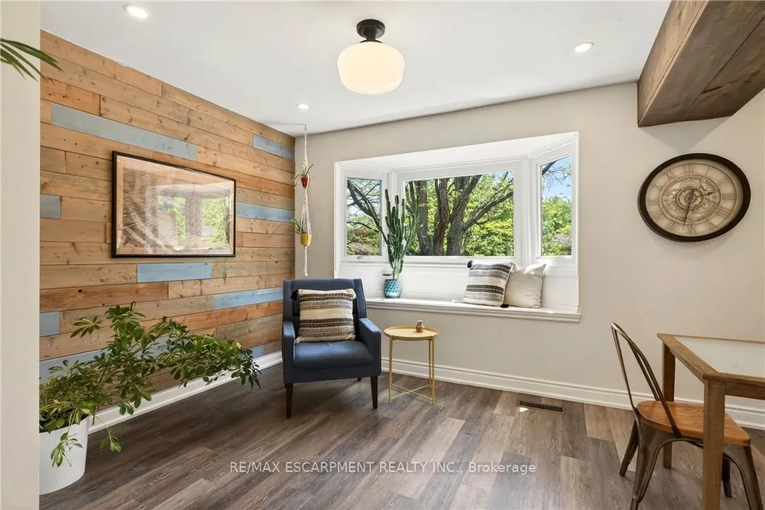 Photo 19 of 42 Bridlewood Drive, Hamilton, Dundas — HOMEH