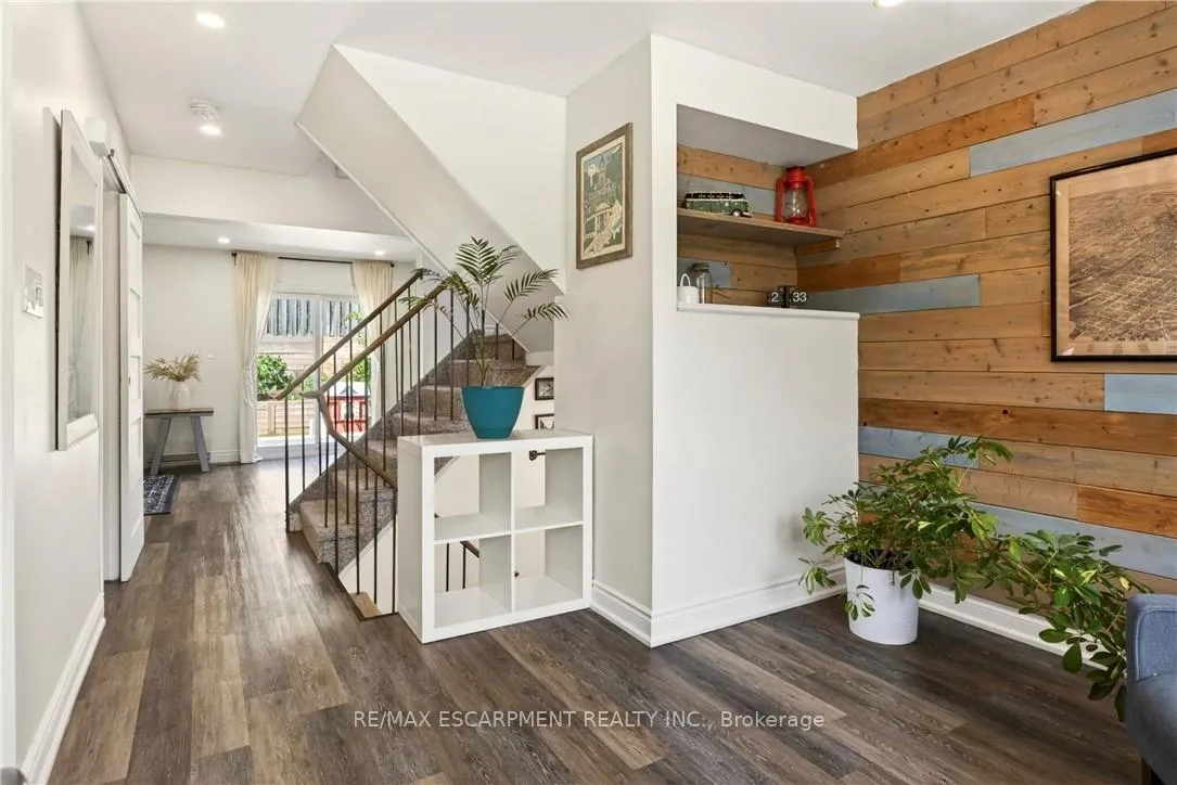 Photo 23 of 42 Bridlewood Drive, Hamilton, Dundas — HOMEH