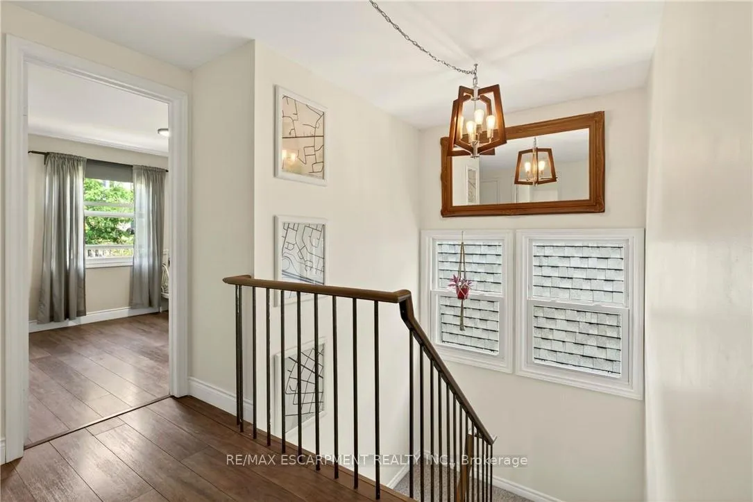 Photo 25 of 42 Bridlewood Drive, Hamilton, Dundas — HOMEH