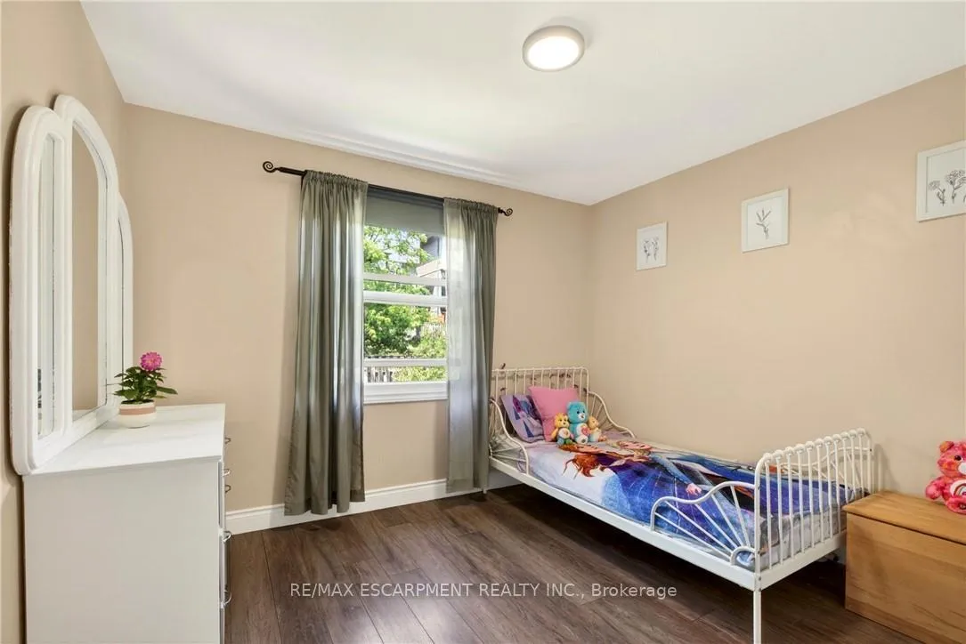 Photo 30 of 42 Bridlewood Drive, Hamilton, Dundas — HOMEH
