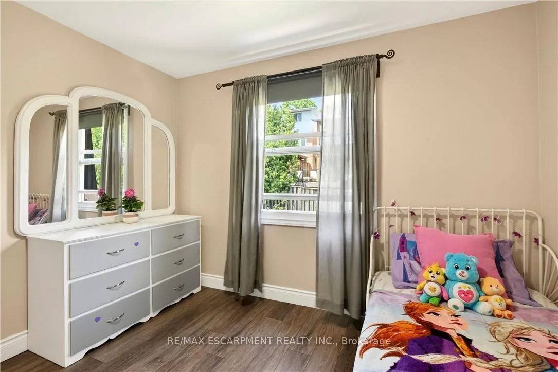Photo 31 of 42 Bridlewood Drive, Hamilton, Dundas — HOMEH