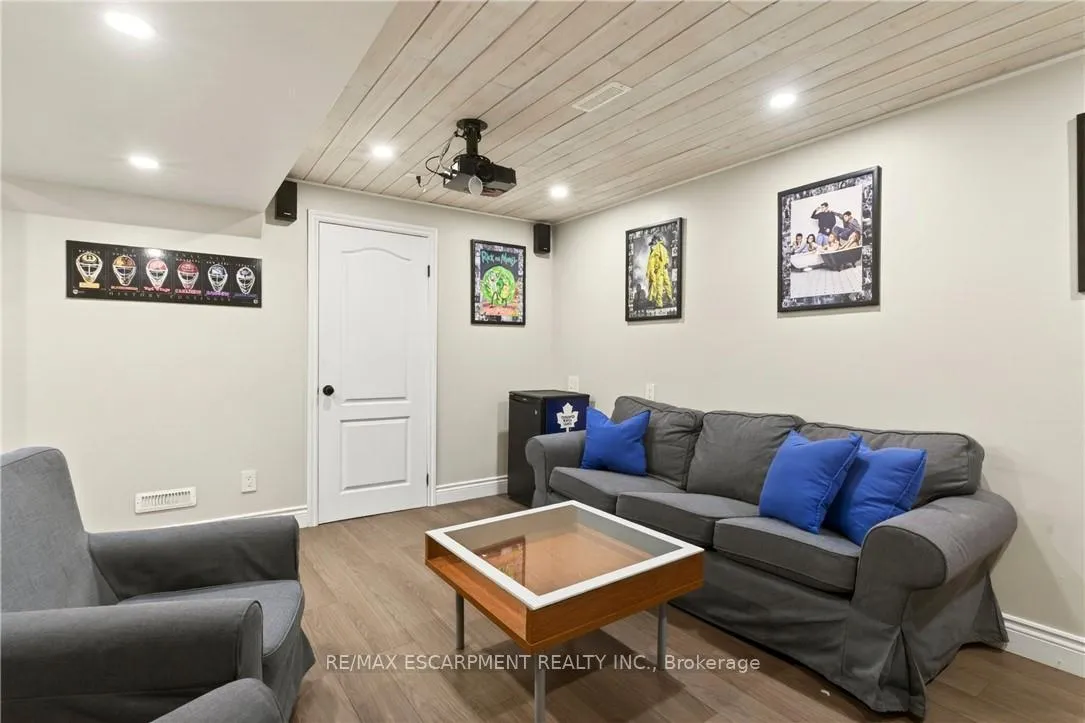 Photo 35 of 42 Bridlewood Drive, Hamilton, Dundas — HOMEH