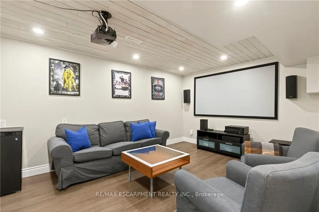 Photo 36 of 42 Bridlewood Drive, Hamilton, Dundas — HOMEH