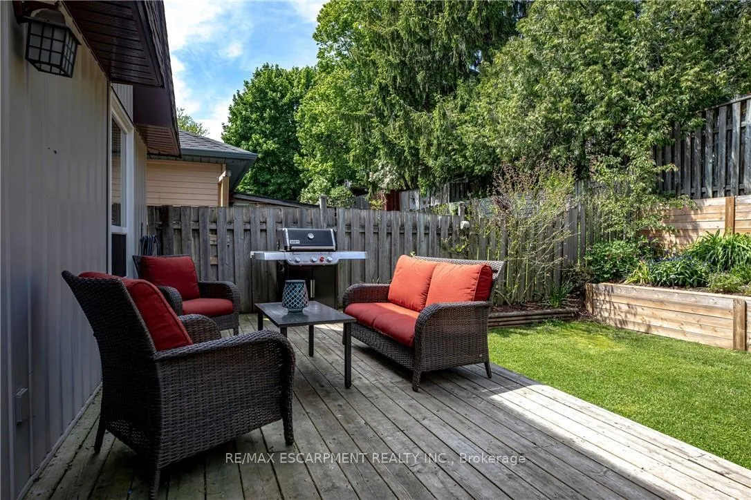 Photo 38 of 42 Bridlewood Drive, Hamilton, Dundas — HOMEH