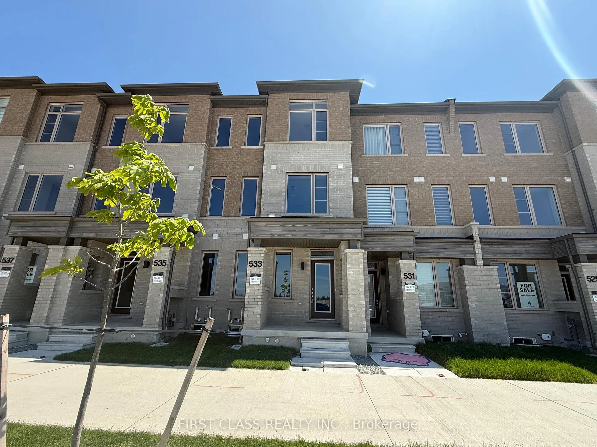 Photo 1 of 533 Vine Cliff Boulevard, Markham, Victoria Square — HOMEH